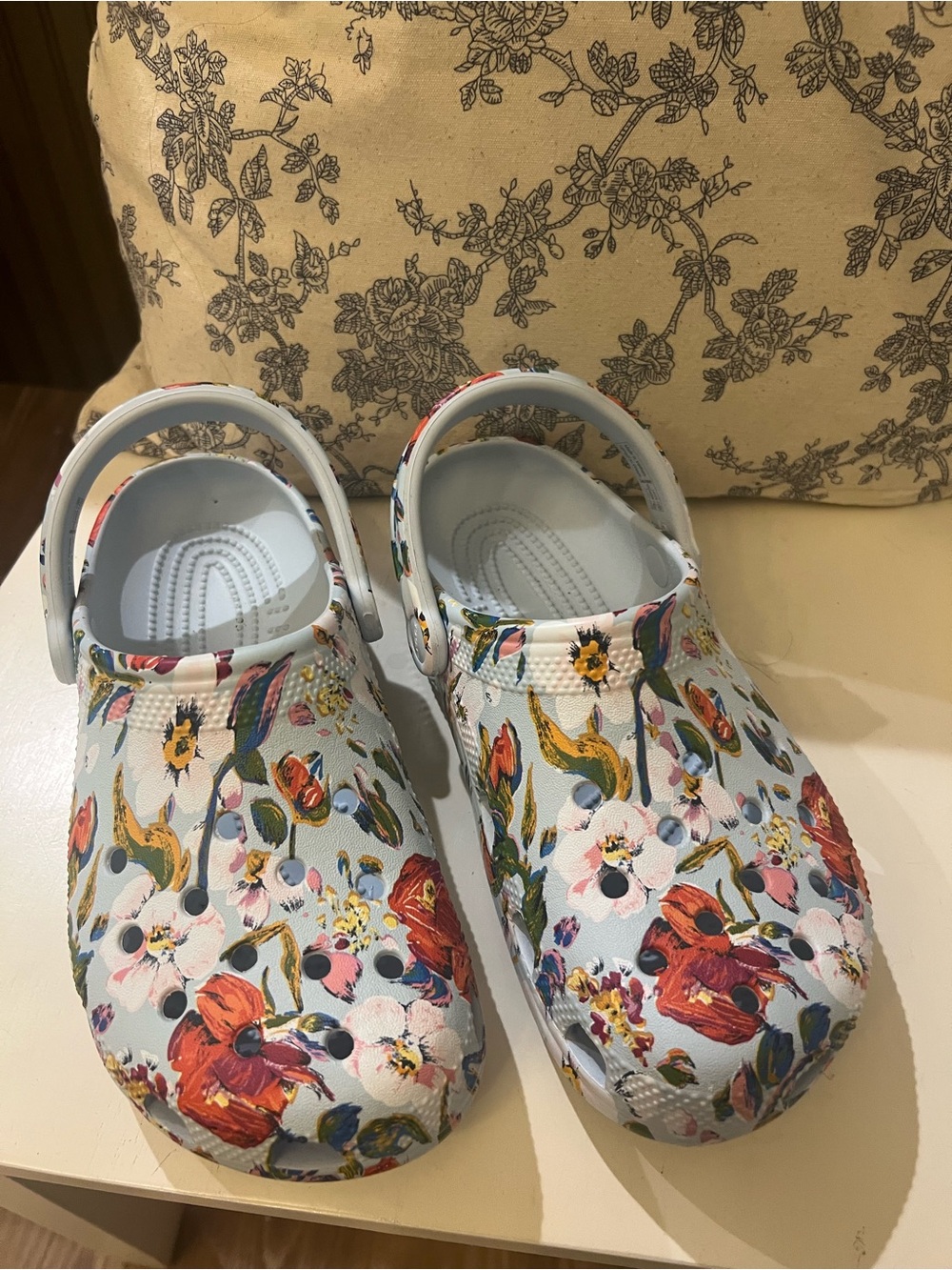 Crocs Vera Bradley size Juniors Kids 5 or Women’s 7 Limited Edition/Retired